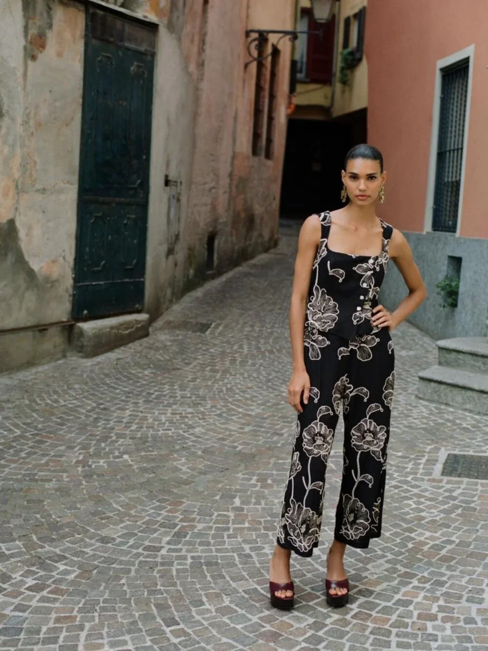 Zara Floral Embroidered Jumpsuit Black Ecru Wide Leg Linen Blend Small Summer